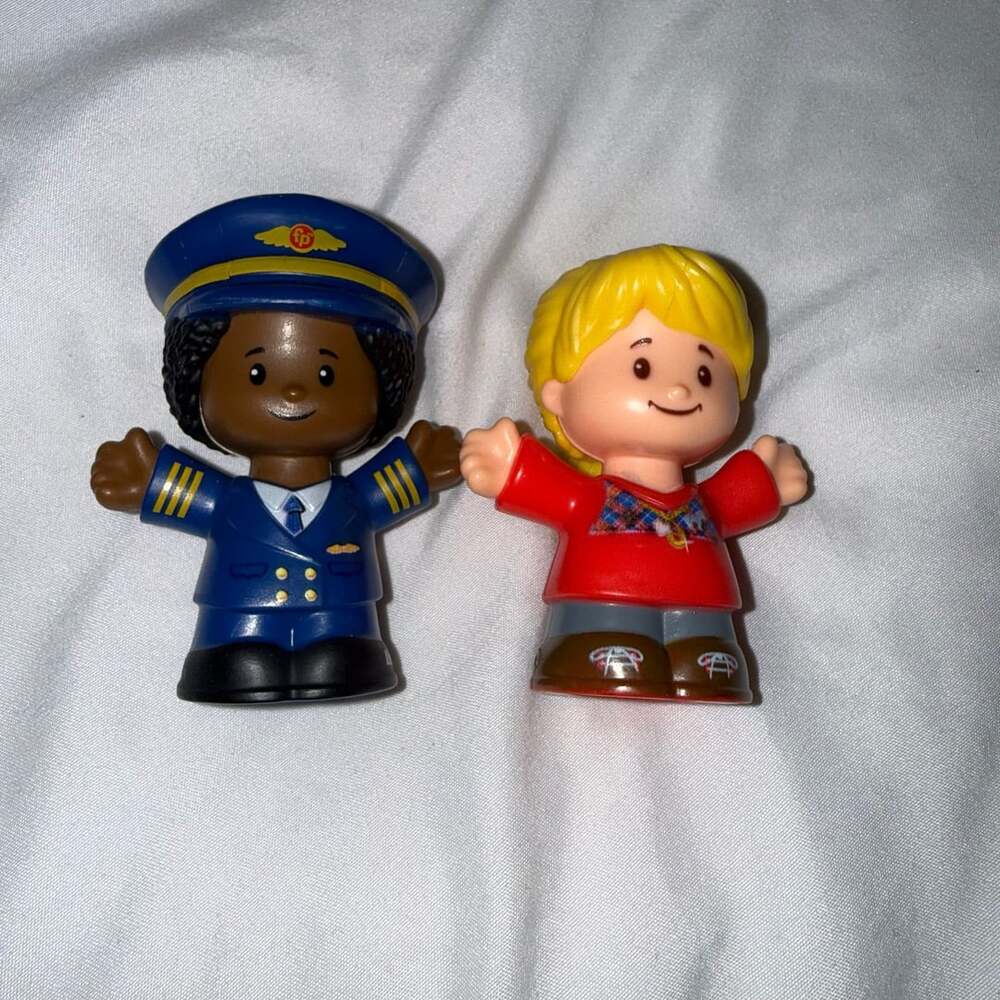 Fisher-Price Little People Figures Lot of 2: Female Airline Pilot and Blonde Chi